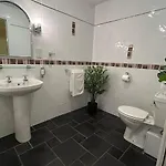 River Apartments, Spacious 2 Bedroom - Muckross Road *