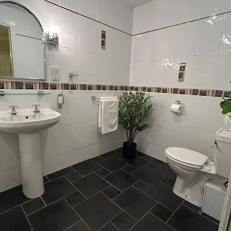 River Apartments, Spacious 2 Bedroom - Muckross Road *