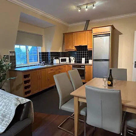Lägenhet River Apartments, Spacious 2 Bedroom - Muckross Road Cill Airne