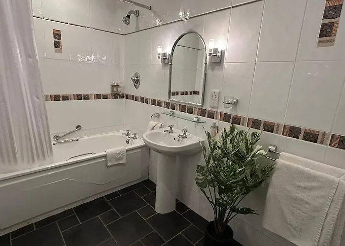 River Apartments, 2 Bedroom - Killarney, Gleneagle 基拉尼